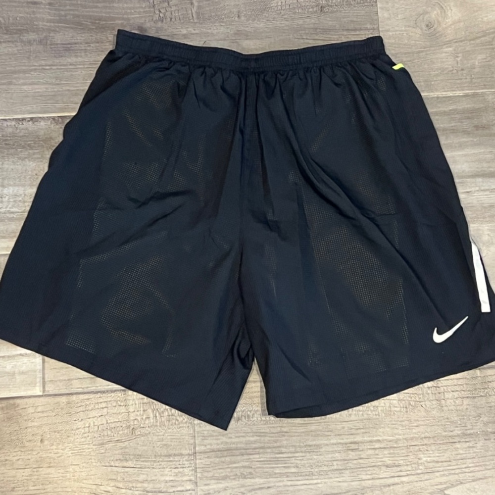 Nike Dri-Fit Black athletic gym shorts size Large L w/ Lime green biker short - Picture 5 of 5